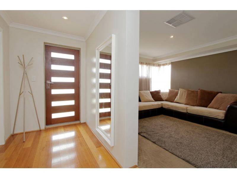 11 Goldfinch Bend, Harrisdale WA 6112