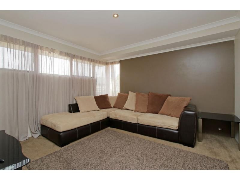 11 Goldfinch Bend, Harrisdale WA 6112