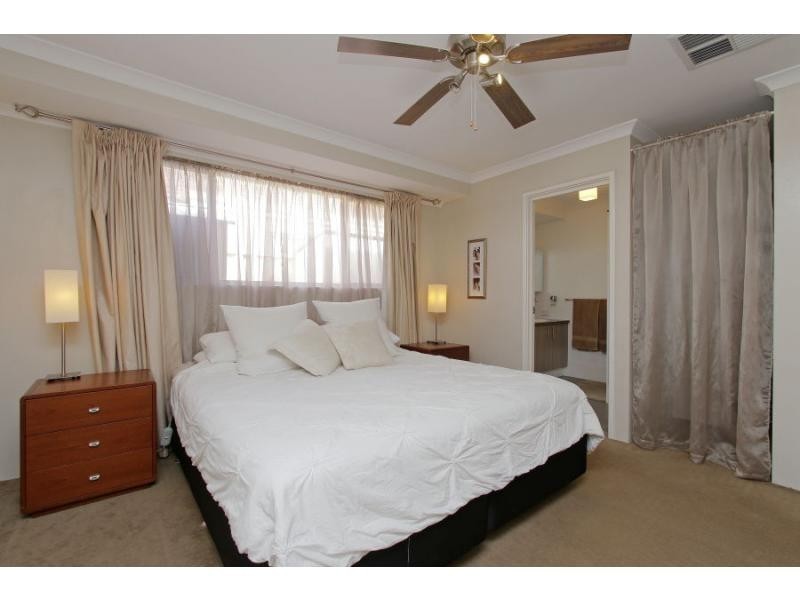 11 Goldfinch Bend, Harrisdale WA 6112