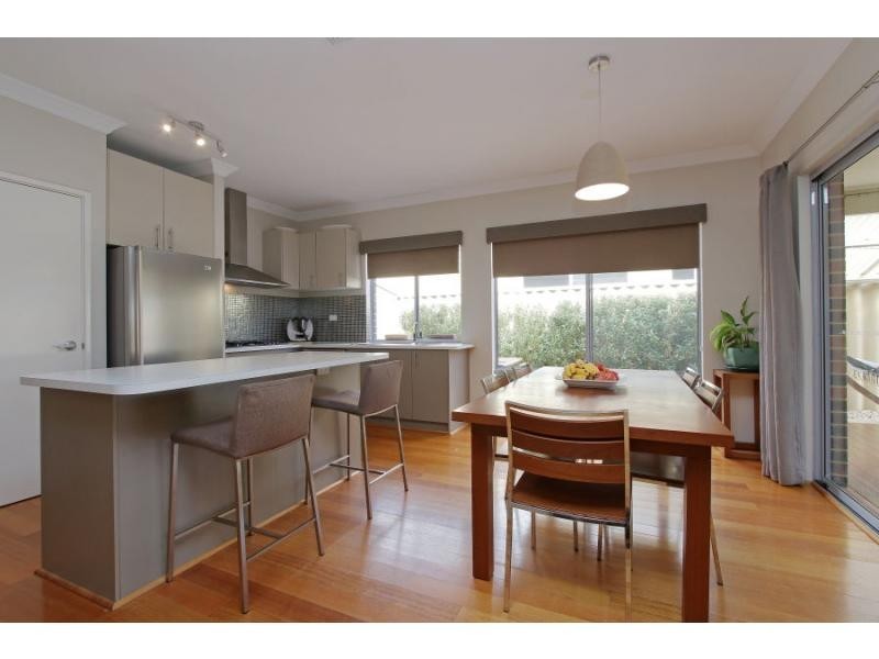 11 Goldfinch Bend, Harrisdale WA 6112