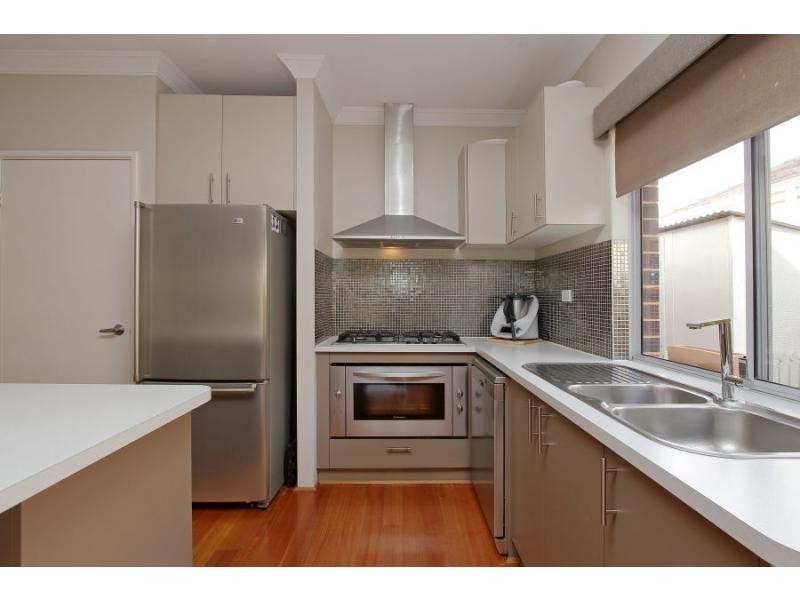 11 Goldfinch Bend, Harrisdale WA 6112