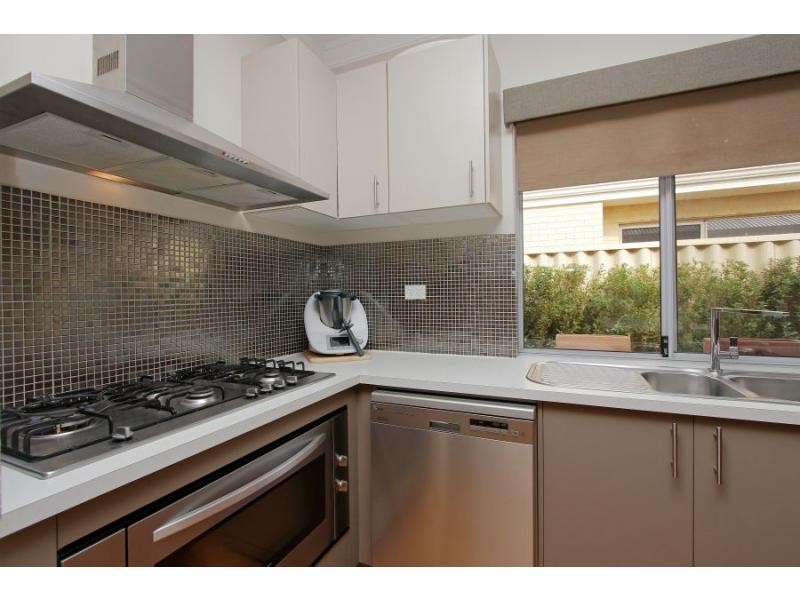 11 Goldfinch Bend, Harrisdale WA 6112