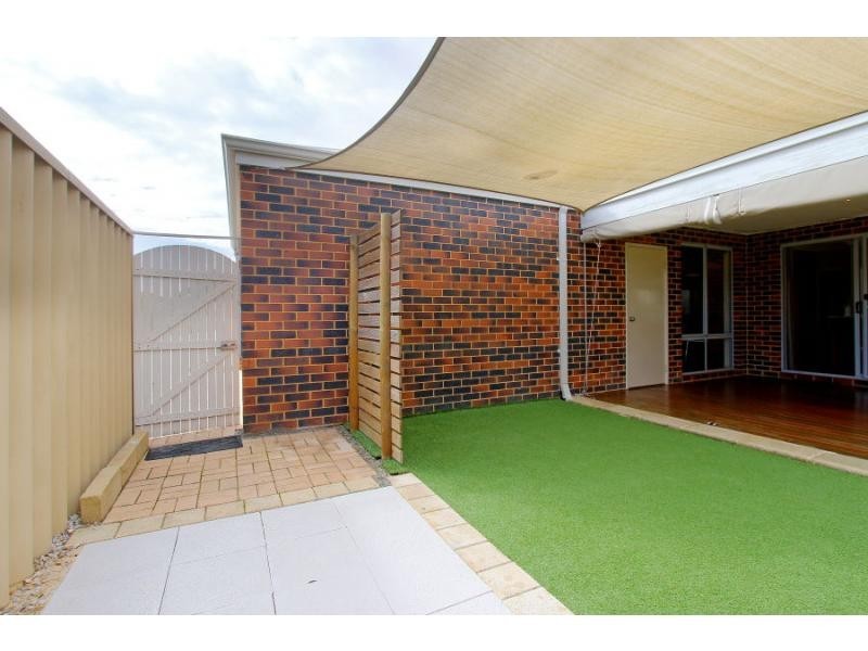 11 Goldfinch Bend, Harrisdale WA 6112