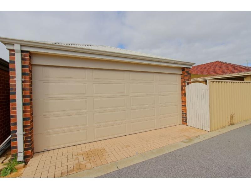 11 Goldfinch Bend, Harrisdale WA 6112