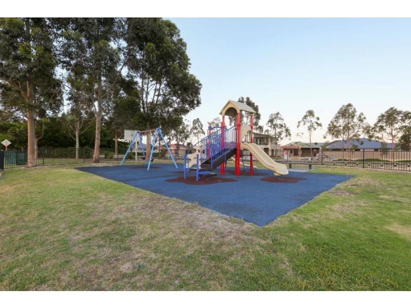 11 Goldfinch Bend, Harrisdale WA 6112