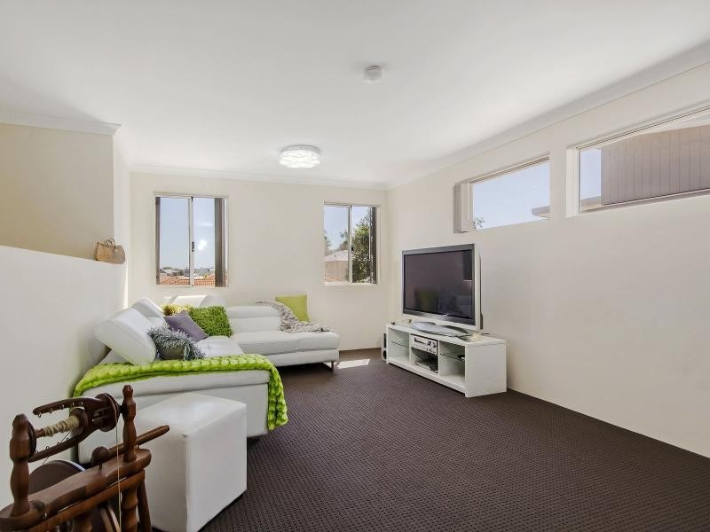 124B Parkin Street, Rockingham WA 6168