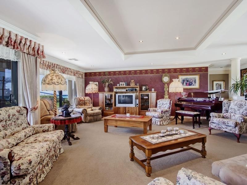 175 Rockingham Beach Road, Rockingham WA 6168