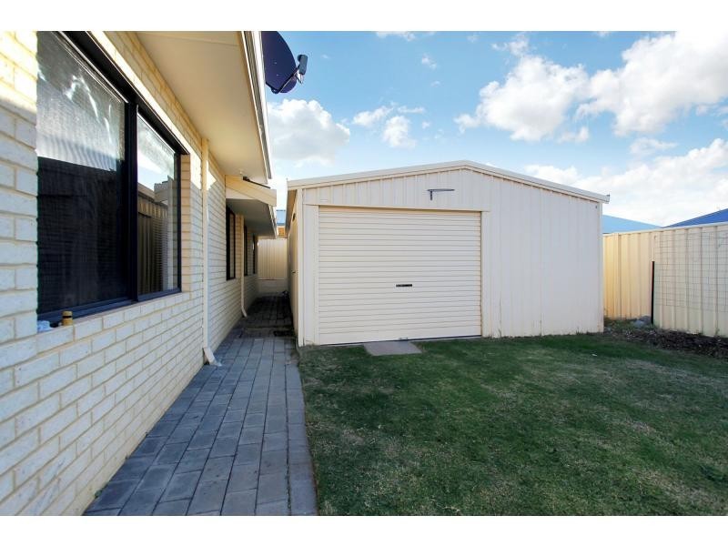 17 Pipe Lily Drive, High Wycombe WA 6057