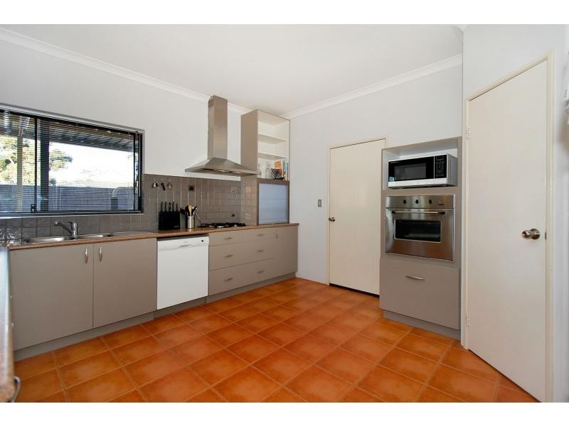 17 Pipe Lily Drive, High Wycombe WA 6057