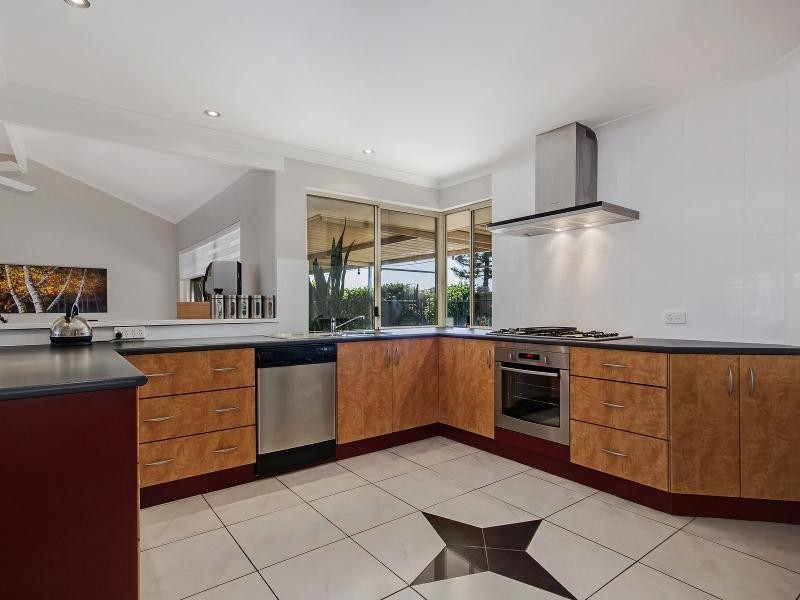 9 Benalla Place, Rockingham WA 6168