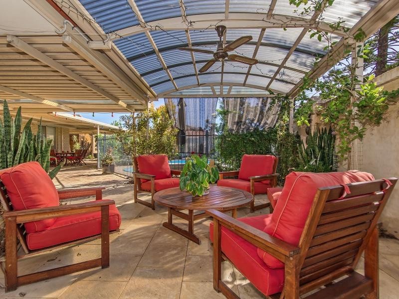 9 Benalla Place, Rockingham WA 6168