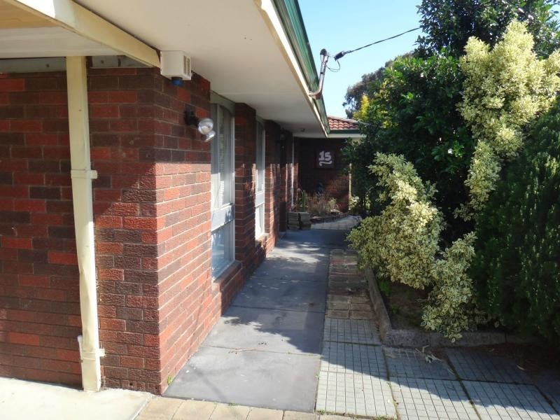 15 Clovertree Street, Maddington WA 6109