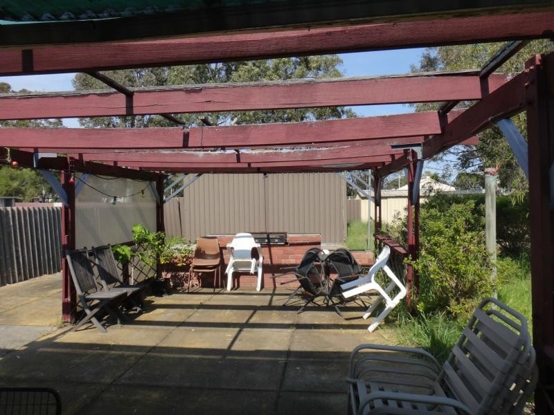 15 Clovertree Street, Maddington WA 6109