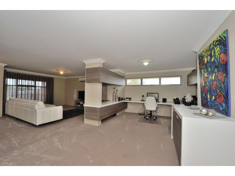 19 Fifth Avenue, Shoalwater WA 6169