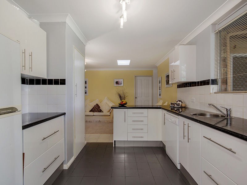 20 Quindalup Court, Hillman WA 6168