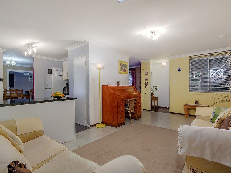 20 Quindalup Court, Hillman WA 6168