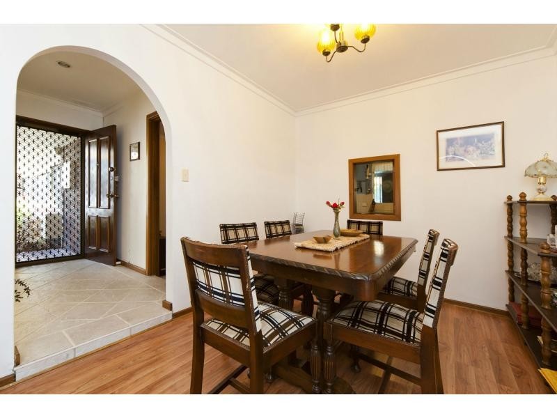 21 Cambridge Crescent, Cooloongup WA 6168