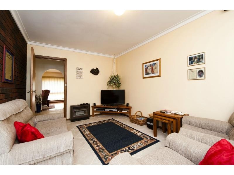 21 Cambridge Crescent, Cooloongup WA 6168