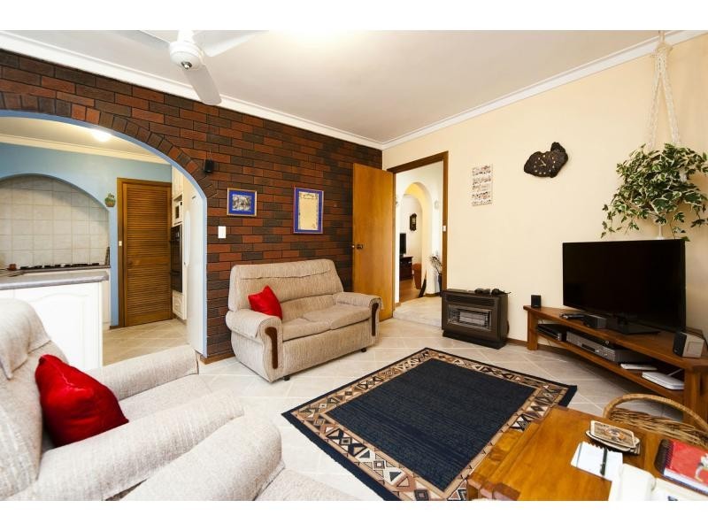 21 Cambridge Crescent, Cooloongup WA 6168