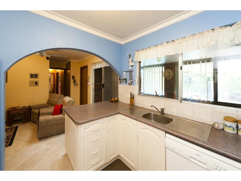 21 Cambridge Crescent, Cooloongup WA 6168