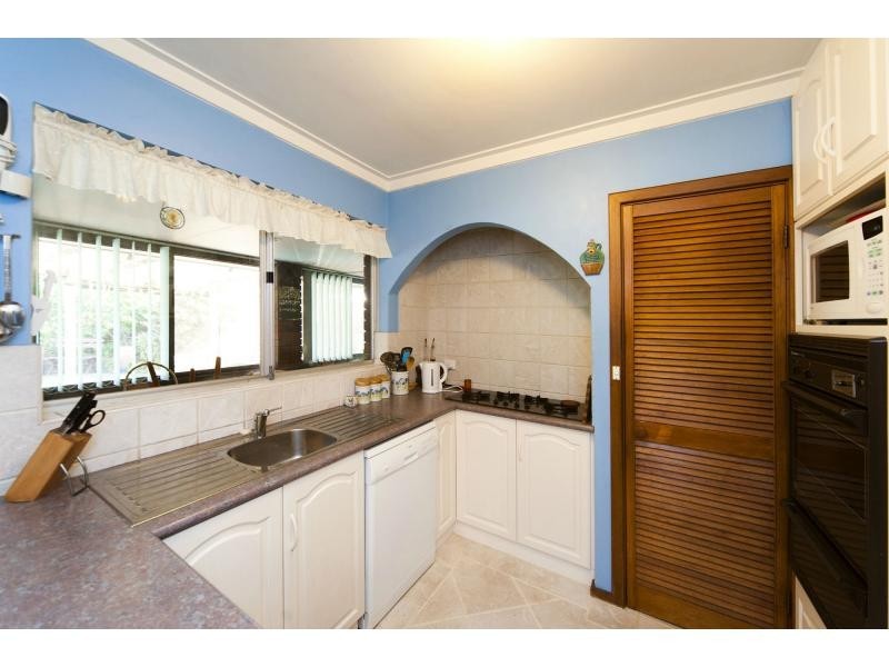 21 Cambridge Crescent, Cooloongup WA 6168