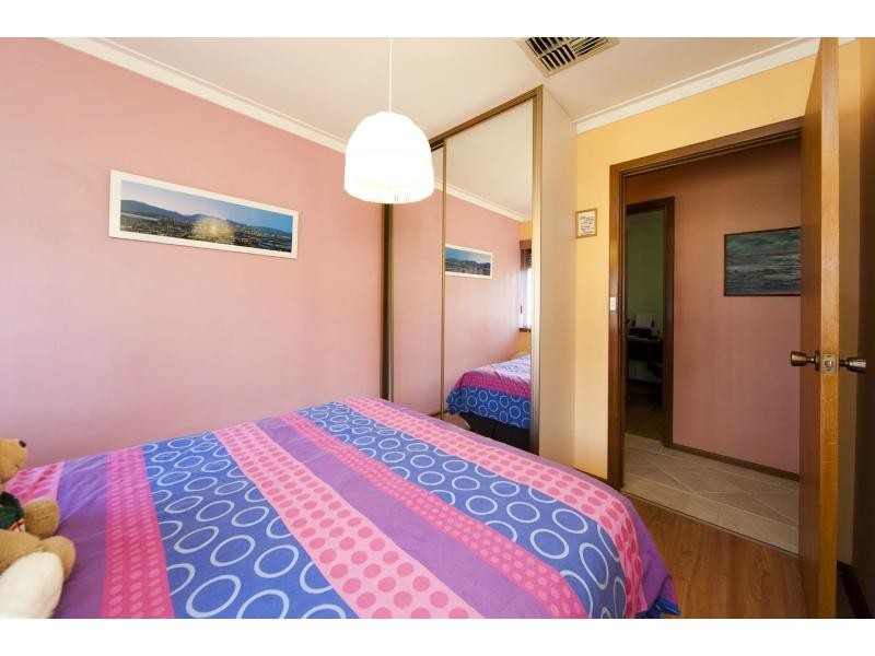 21 Cambridge Crescent, Cooloongup WA 6168