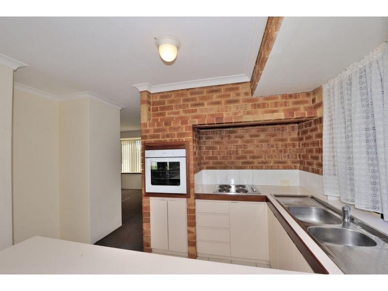 32 Monterey Crescent, Warnbro WA 6169