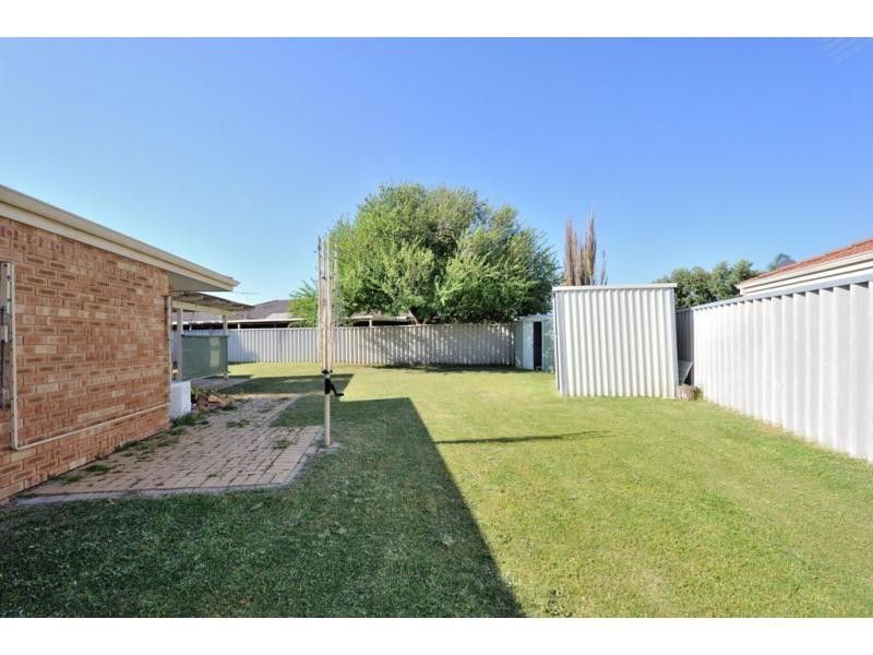 32 Monterey Crescent, Warnbro WA 6169