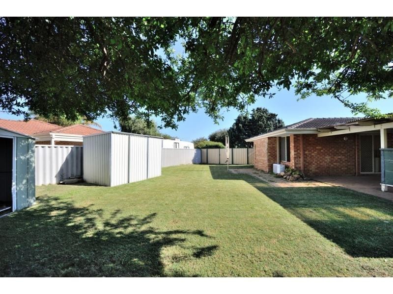 32 Monterey Crescent, Warnbro WA 6169