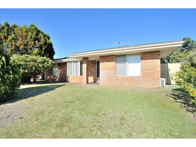 32 Monterey Crescent, Warnbro WA 6169