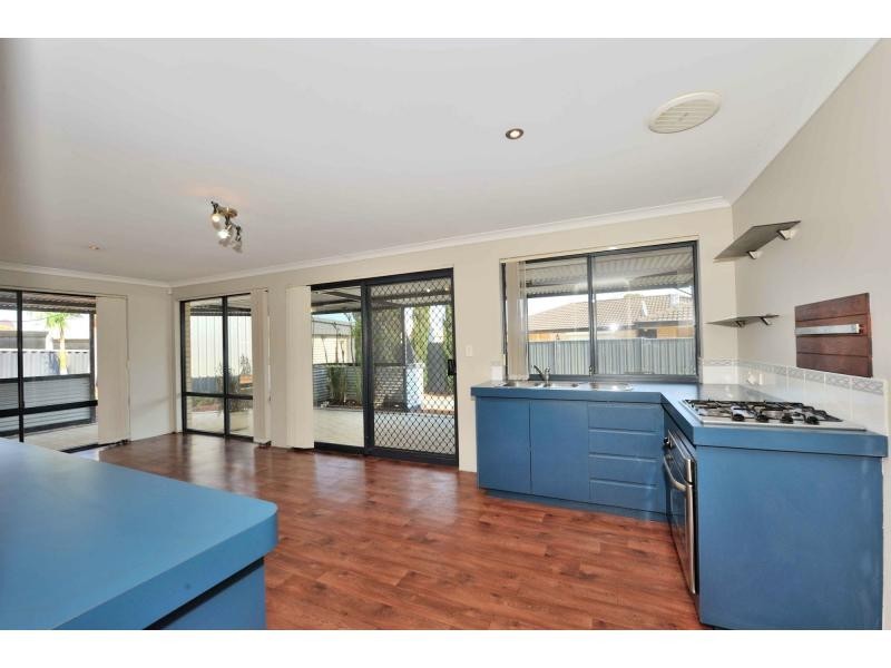 32 Jobson Loop, Brookdale WA 6112