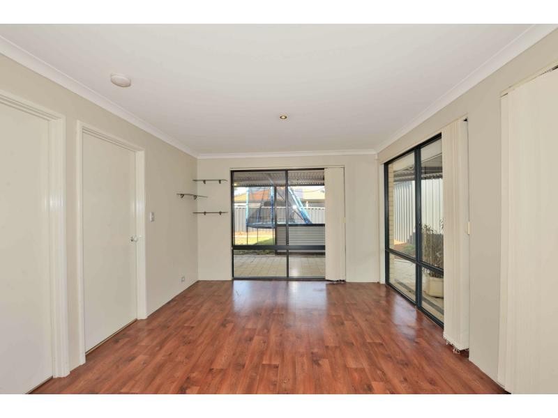 32 Jobson Loop, Brookdale WA 6112