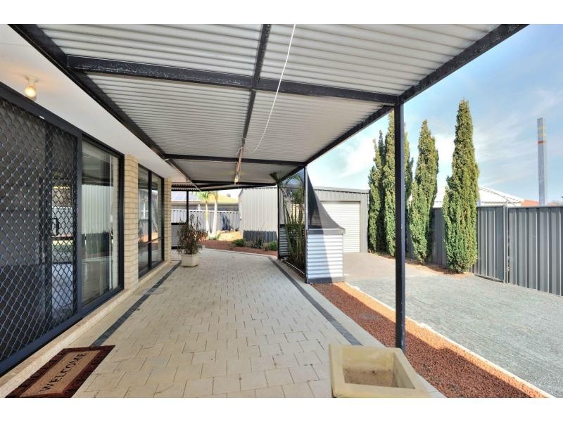 32 Jobson Loop, Brookdale WA 6112