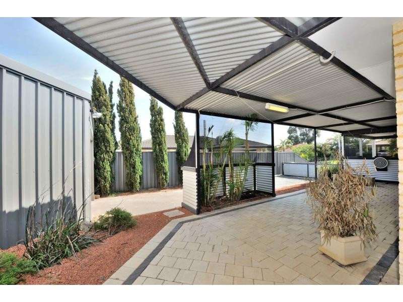 32 Jobson Loop, Brookdale WA 6112