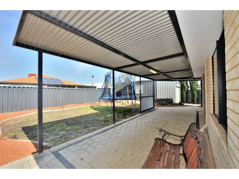 32 Jobson Loop, Brookdale WA 6112