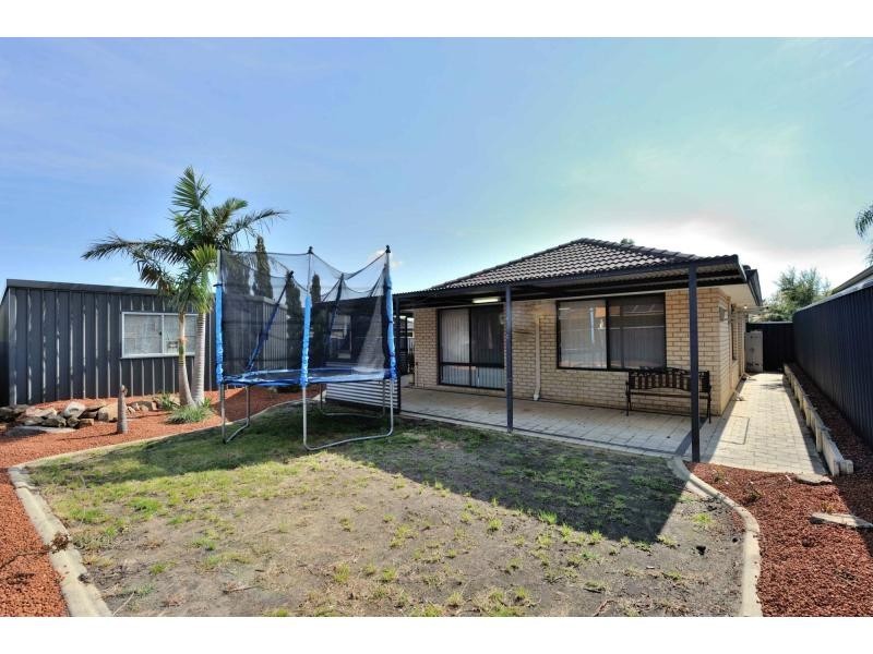 32 Jobson Loop, Brookdale WA 6112