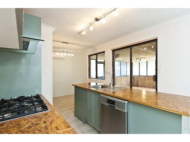 16 Yarle Court, Cooloongup WA 6168