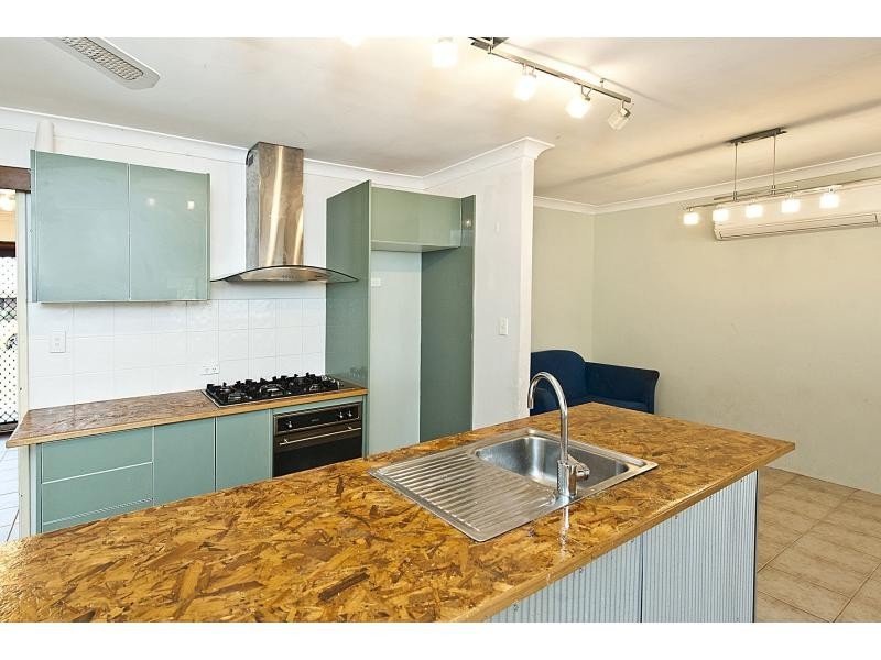 16 Yarle Court, Cooloongup WA 6168