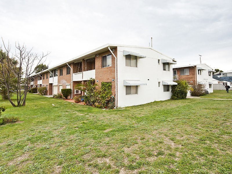 16/76 Kent Street, Rockingham WA 6168