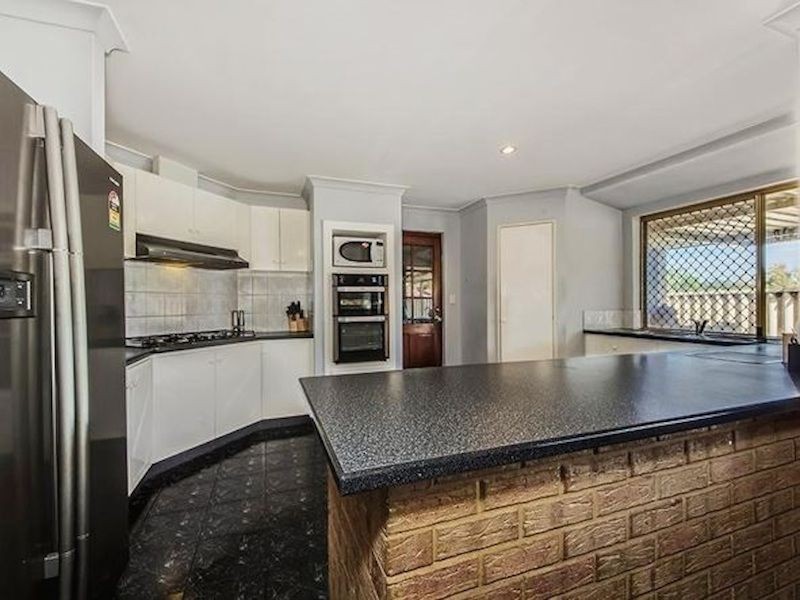 8 Karlak Close, Leda WA 6170