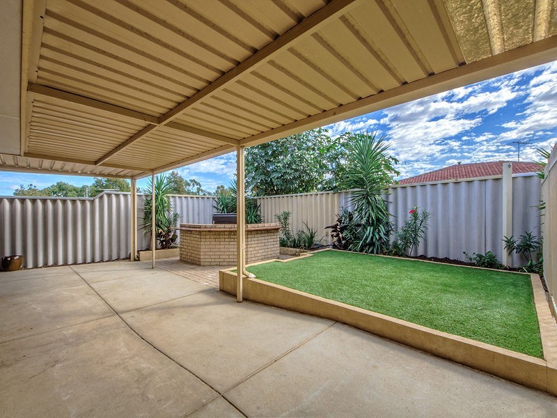 8 Karlak Close, Leda WA 6170