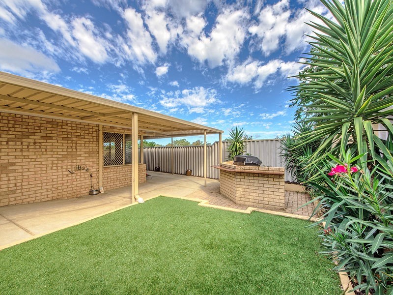 8 Karlak Close, Leda WA 6170