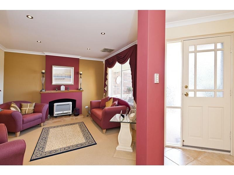 19 Foxton Boulevard, High Wycombe WA 6057