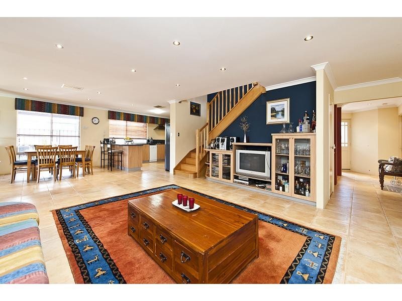 19 Foxton Boulevard, High Wycombe WA 6057