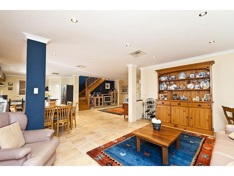 19 Foxton Boulevard, High Wycombe WA 6057