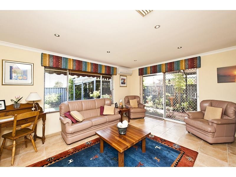 19 Foxton Boulevard, High Wycombe WA 6057