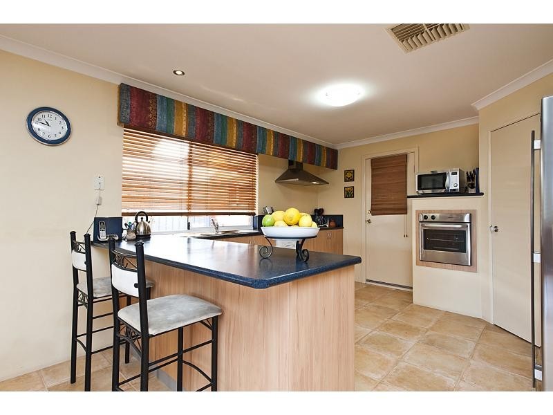 19 Foxton Boulevard, High Wycombe WA 6057