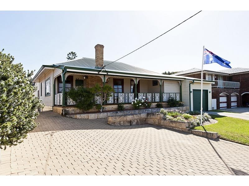 527 Safety Bay Road, Waikiki WA 6169