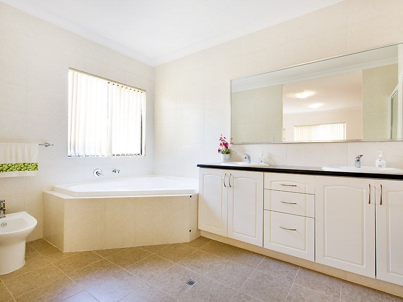 46 Warrida Way, Maddington WA 6109