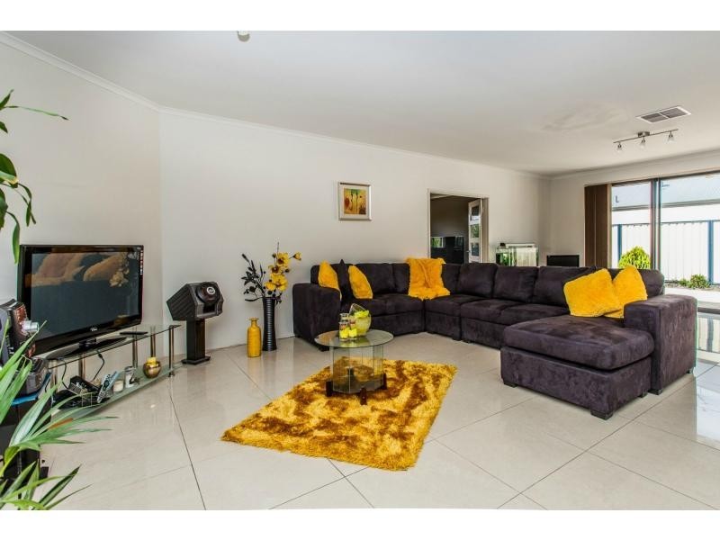 33 Caterpillar Road, Success WA 6164
